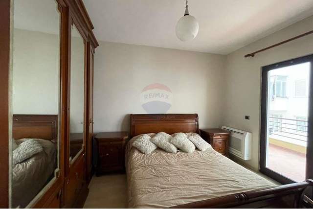 Tirane, jepet me qera apartament duplex 2+1+BLK Kati 2, 115 m² 550 Euro (Prane Eleonores)