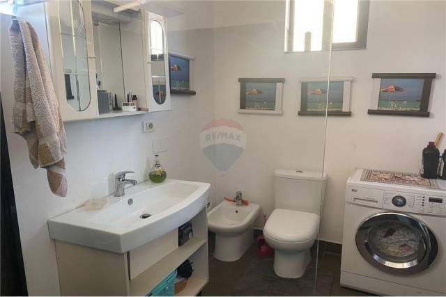 Tirane, shitet Vile 2 Katshe Kati 1, 200 m² 190.000 Euro (Don Bosko)