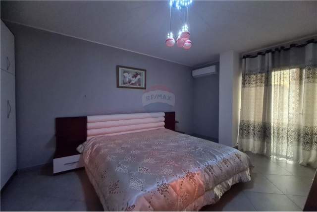 Tirane, jepet me qera apartament 2+1 Kati 3, 95 m² 400 Euro (Rruga Dritan Hoxha)