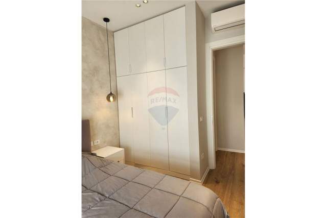 Tirane, jepet me qera apartament 75 m² 750 Euro (kompleksi deliorgji)