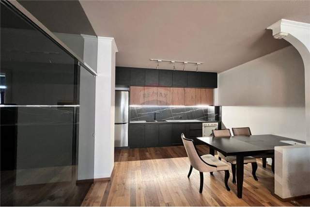 Tirane, jepet me qera apartament 2+1+BLK 100 m² 800 Euro (bllok)