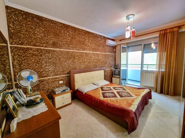 Tirane, ofert apartament 3+1+garazhd  Kati 4, 166 m² 220.000 Euro (Rruga Dibres, tek Kompleksi Halili)