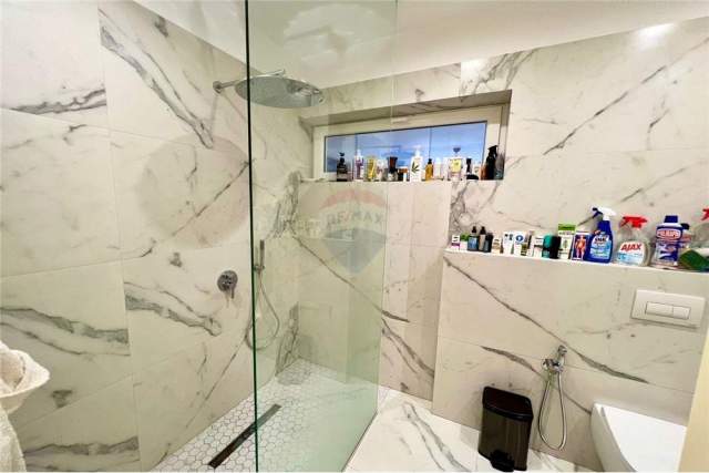 Tirane, jepet me qera apartament 152 m² 2.000 Euro (tirana re)