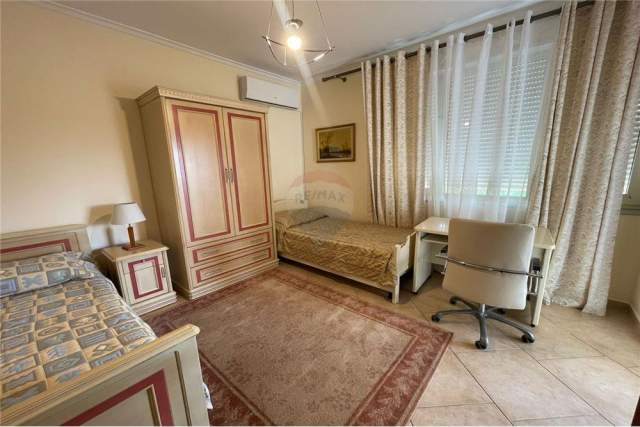 Tirane, jepet me qera apartament 3+1+A+BLK Kati 9, 130 m² 900 Euro (rruga elbasanit)