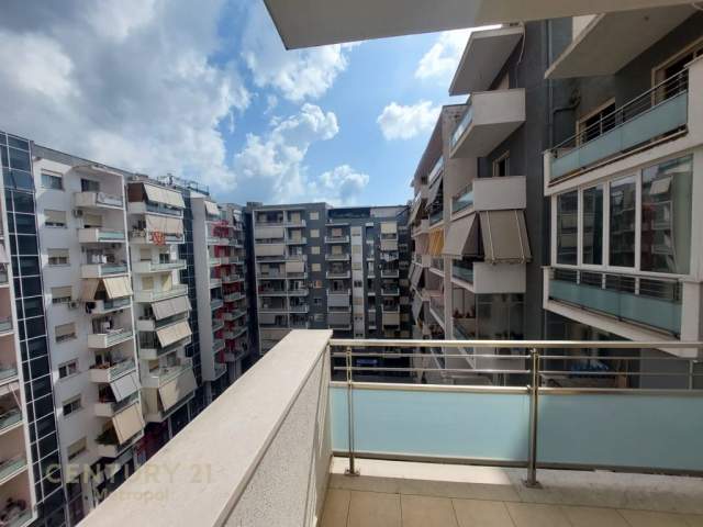 Shqiperi, jepet me qera apartament 1+1+BLK Kati 2, 68 m² 350 Euro (Rruga Bedri Karapici)