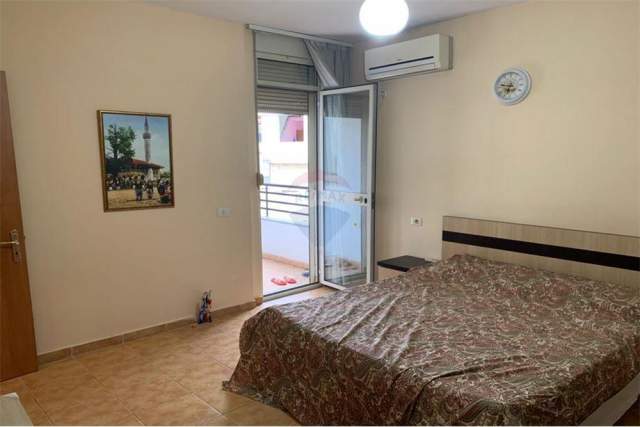 Tirane, jepet me qera apartament 3+1 Kati 6, 110 m² 500 Euro (Don Bosco)