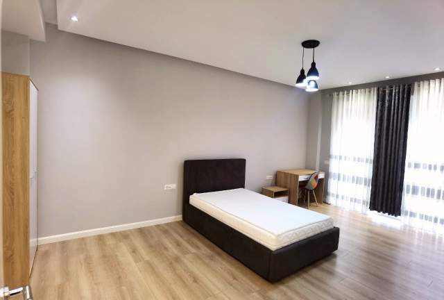 Tirane, jepet me qera apartament 3+1 1.500 Euro (Secret Garden)