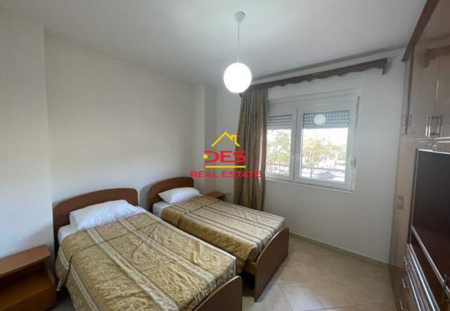Vlore, jepet me qera apartament 2+1+BLK Kati 4, 115 m² 500 Euro (Rruga Murat Terbaci)