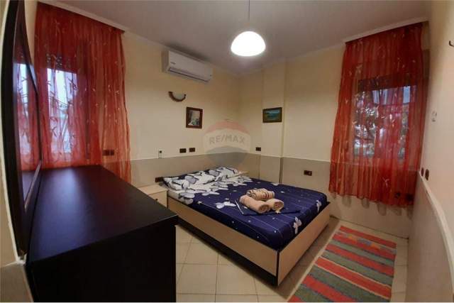 Tirane, jepet me qera Kati 2, 55 m² 430 Euro (5 Maji)