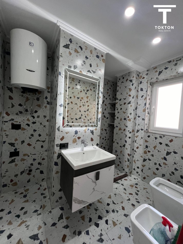 SHITET, APARTAMENT 2+1, STADIUMI DINAMO,TIRANË, TT 734
