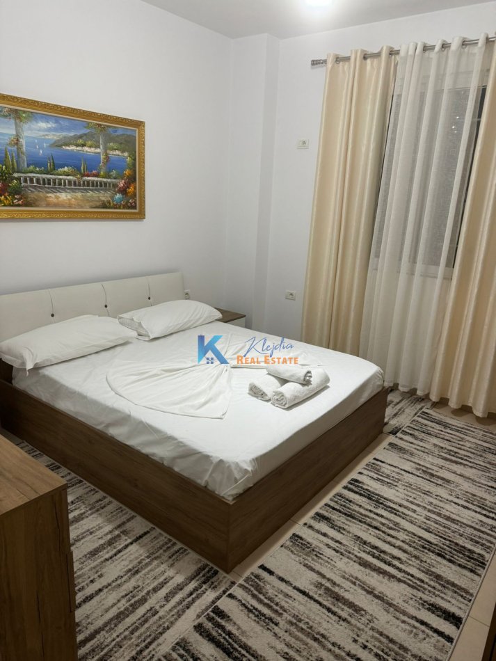Tirane, jepet me qera apartament 1+1, Kati 1, 80 m² 500 € (Rruga 5 Maji, afer Concord Center)