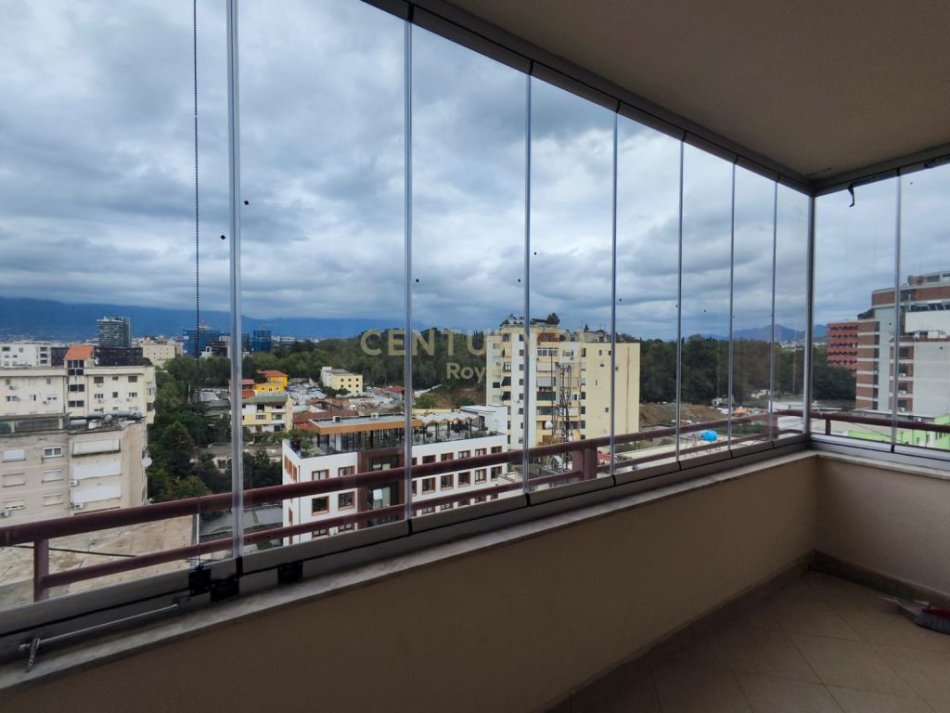 Tirane, jepet me qera apartament 2+1 Kati 9, 100 m² 800 € (Sami Frasheri)