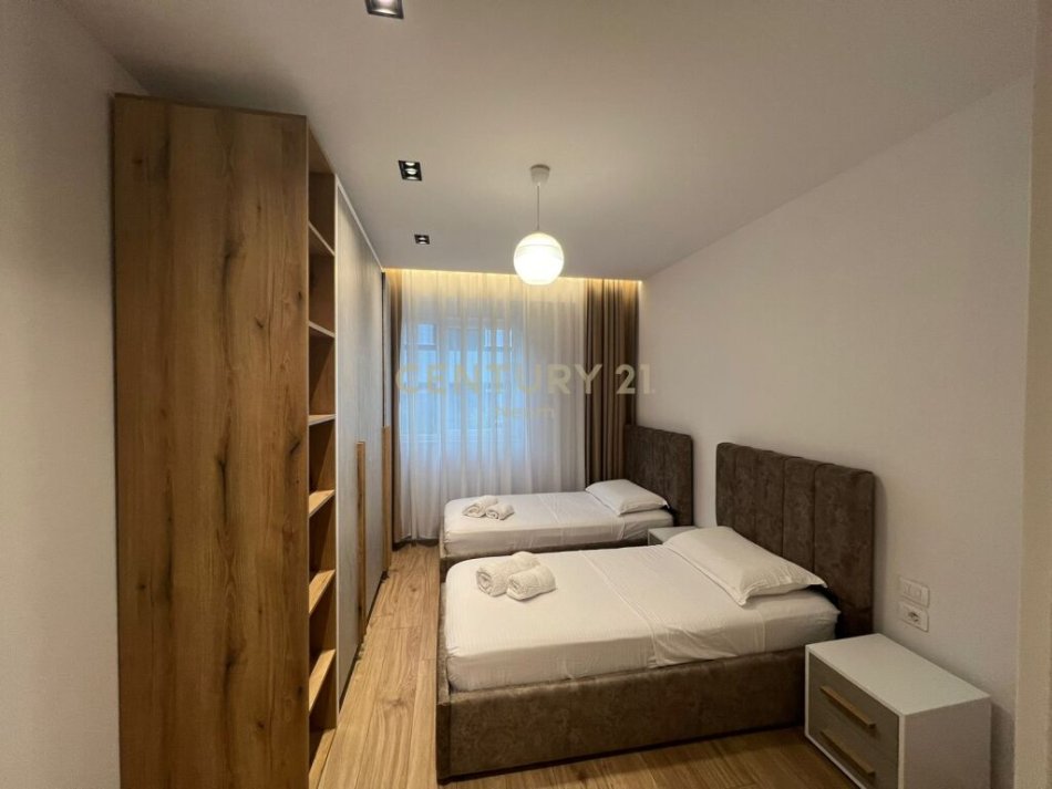 Shqiperi, jepet me qera apartament 2+1 Kati 3, 85 m² 900 € (liqeni i thate)