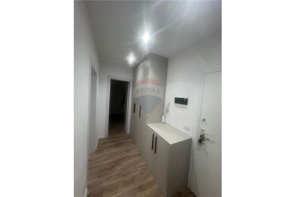 Tirane, jepet me qera apartament 2+1 Kati 3, 80 m² 900 € (Gjon Muzaka - Rruga e Bogdaneve)