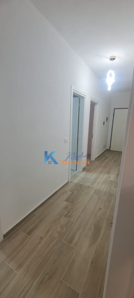 Tirane, jepet me qera apartament 2+1 Kati 4, 102 m² 700 € (Porcelan, te rezidenca Erli)