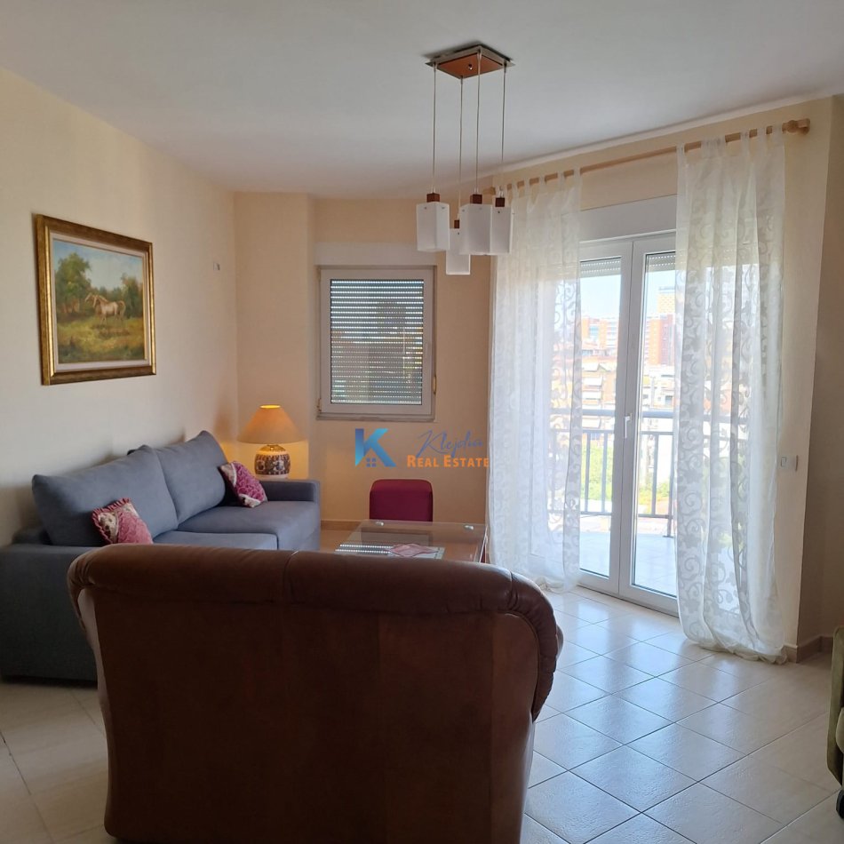 Tirane, jepet me qera apartament 2+1 Kati 8, 103 m² (Rruga e Elbasanit, afer Stadiumit)