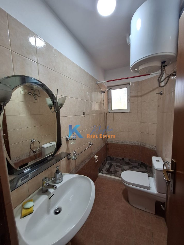 Tirane, jepet me qera apartament 2+1 Kati 2, 74 m² (Rruga Mine Peza, afer Hotel Kruja)