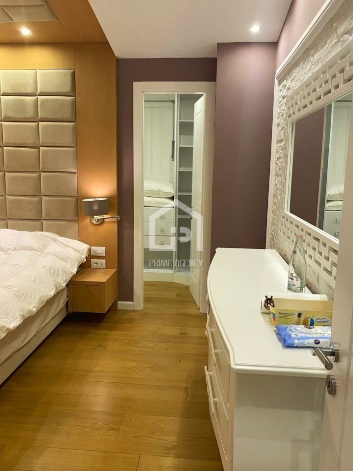 JEPET ME QIRA: PENTHOUSE + 3 poste parkimi/“Rezidenca Kodra e Diellit 1