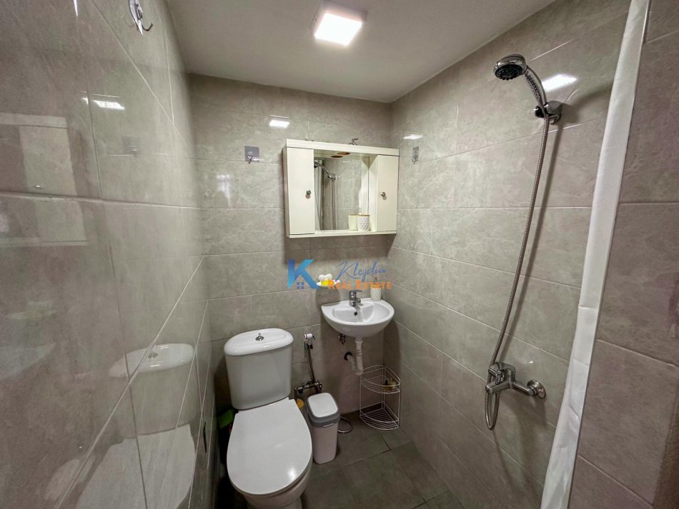 Tirane, jap me qera apartament 1+1 Kati 1, 55 m² 400 € (selite)