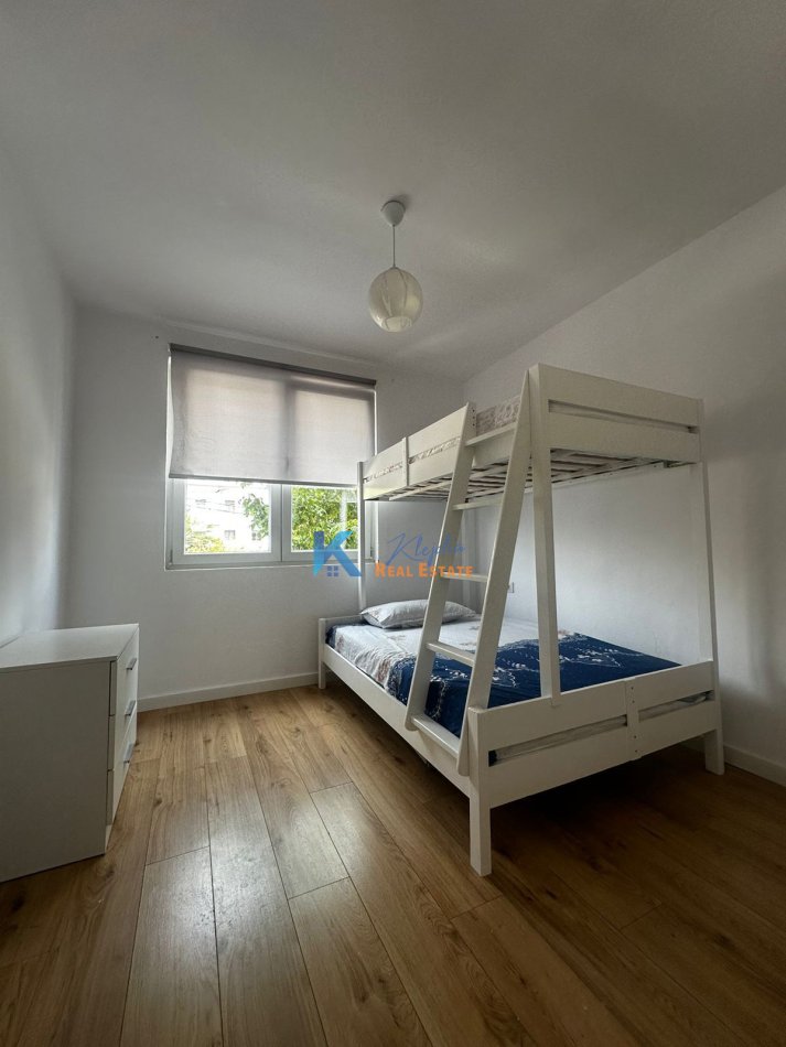 Tirane, shes 2+1+Ballkon Kati 2, 73 m² 155.000 € (Mine Peza)