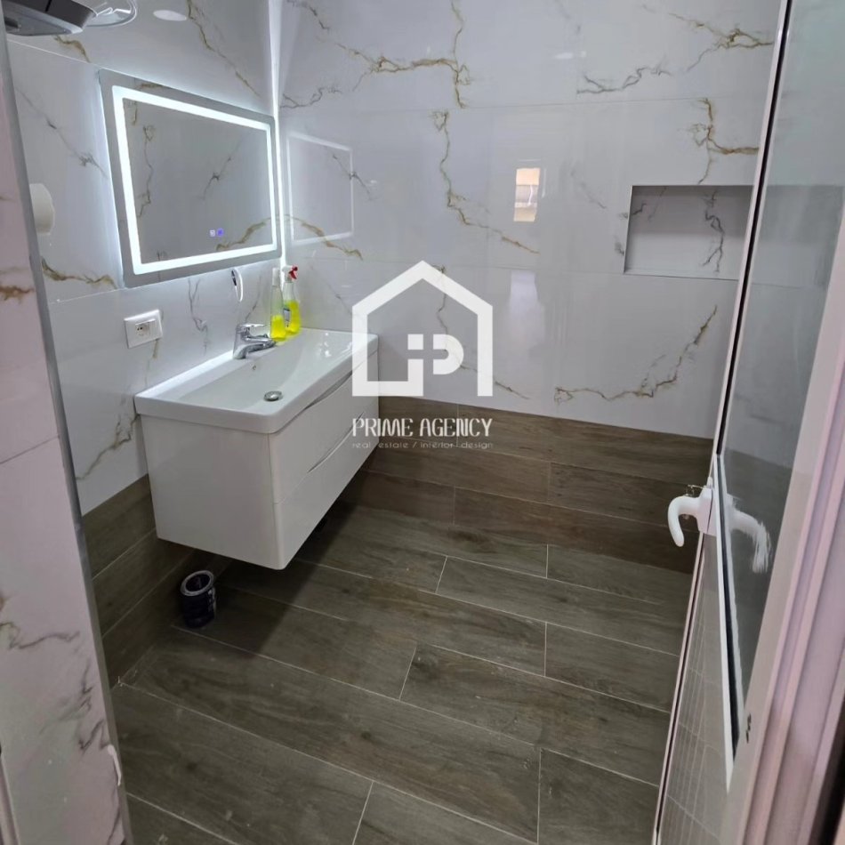 SHITET APARTAMENT 2+1/Rruga Kavajës/ Qendra biznesit : Condor Center