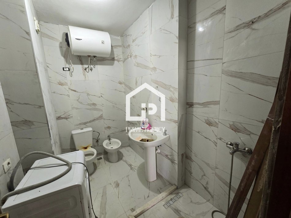 SHITET APARTAMENT 1+1/21 Dhjetori/ Pranë Market Joena