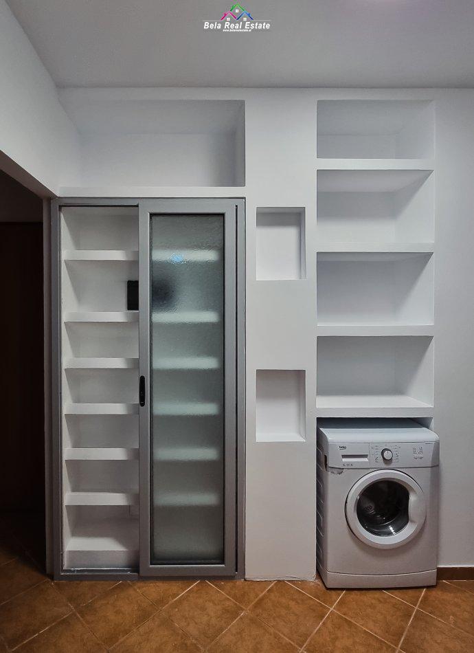 Tirane, jepet me qera apartament 2+1 Kati 2, 85 m² 400 € (fresku)