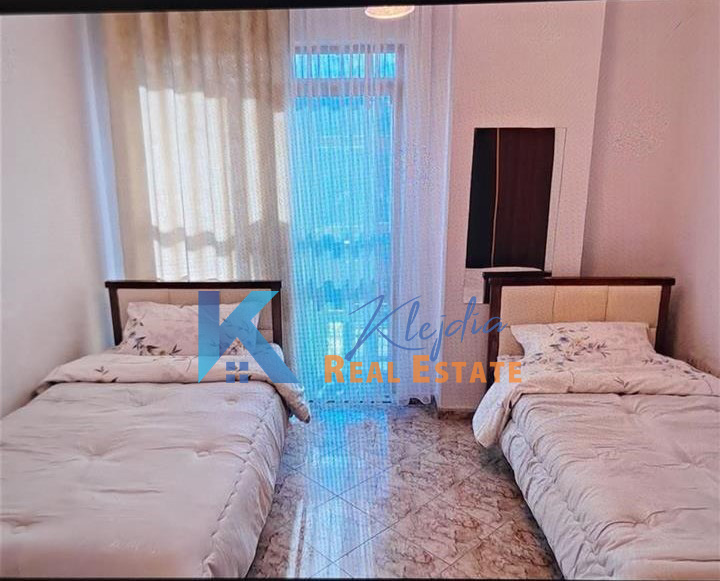 Tirane, jap me qera apartament 2+1+Ballkon Kati 9, 94 m² 650 € (Stacioni i Trenit)