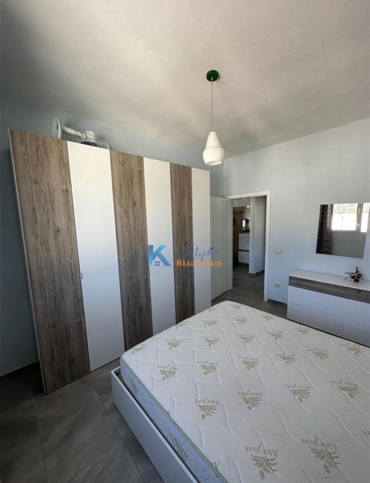 Tirane, jap me qera apartament 1+1+Ballkon Kati 9, 65 m² 500 € (Oxhaku)