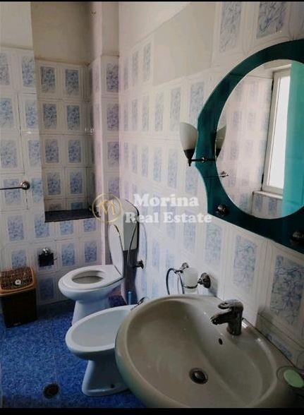 Tirane, jepet me qera apartament 1+1 Kati 5, 70 m² 350 € (Kinostudio)