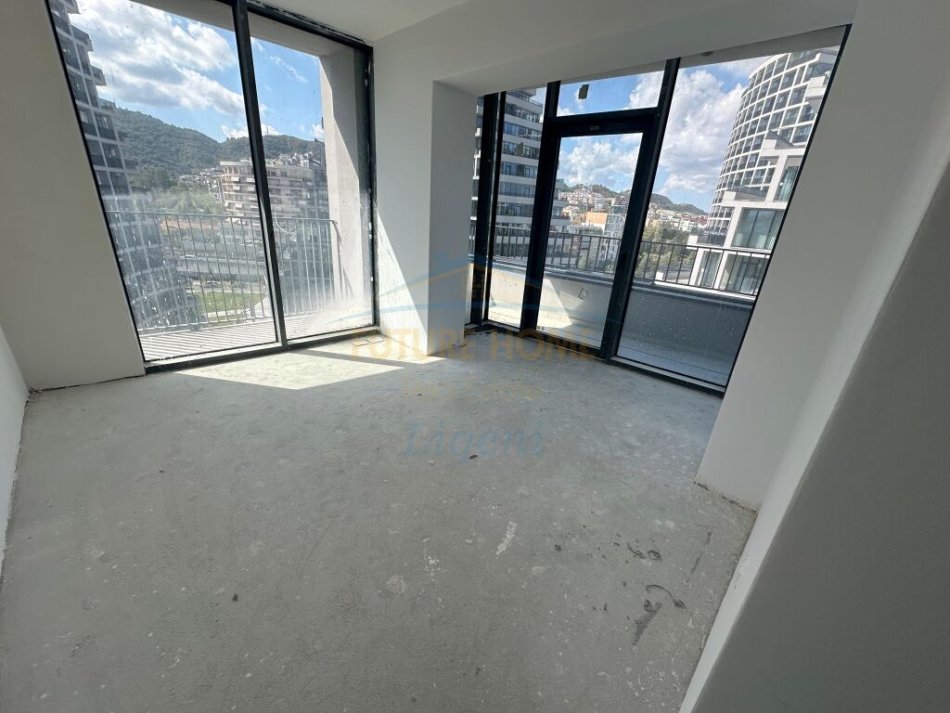 Tirane, jepet me qera 3+1+Ballkon Kati 7, 232 m² 2.500 € (Liqeni Artificial, Lake View Residence)