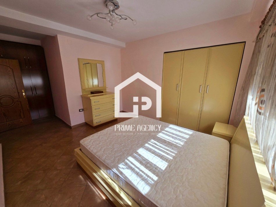 JEPET ME QIRA: Apartament 1+1/Qender/Piazza