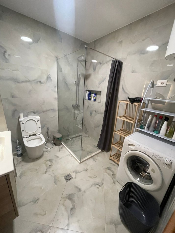 Tirane, jepet me qera apartament 2+1 Kati 5, 100 m² 1.000 € (Stadiumi Air Albania)