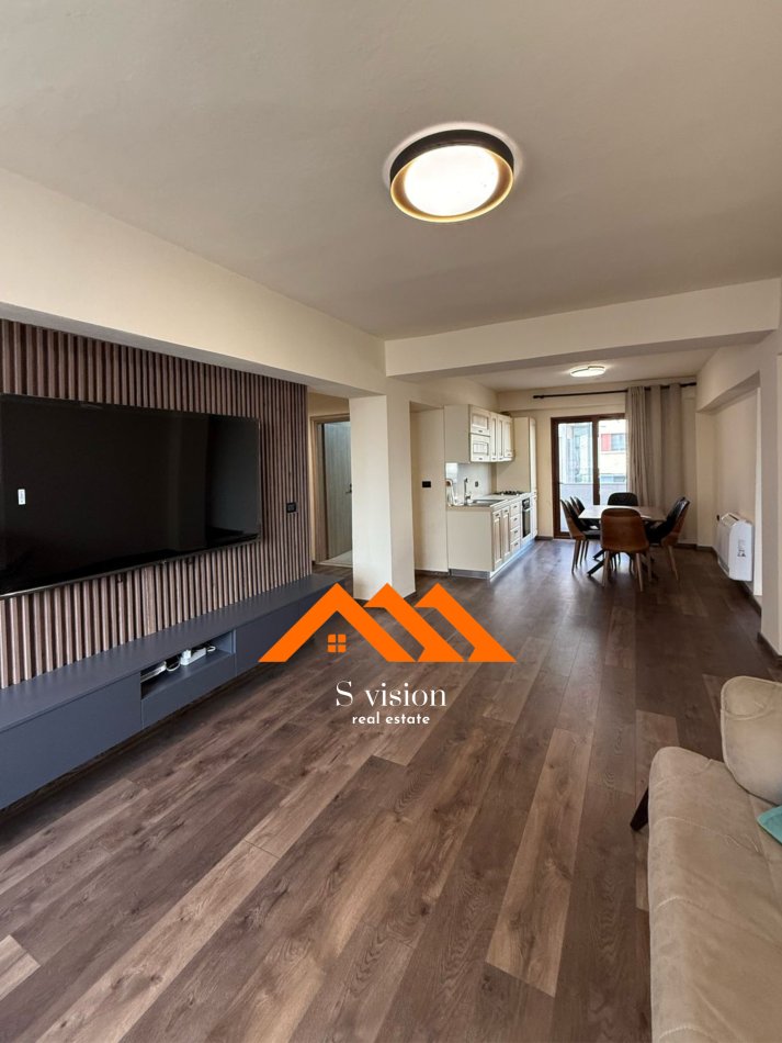Durres, jepet me qera apartament 3+1+2 banjo+Ballkon + post parkimi Kati 1, 120 m² 800 € (Lagja 4 , Rr.Egnatia,te ish stacioni autobuzave te Shijakut)