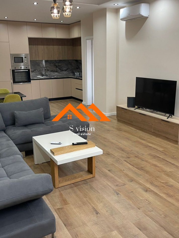 Durres, jepet me qera apartament 1+1+Ballkon Kati 11, 80 m² 500 € (Rruga Kuminit)