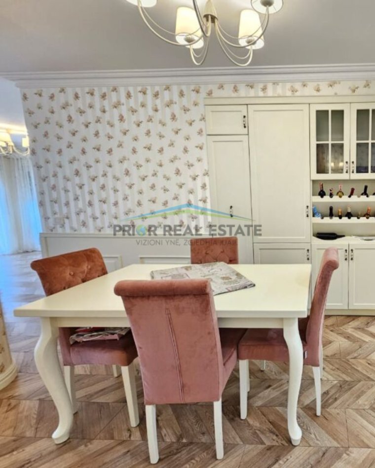 Tirane, jepet me qera apartament 2+1+Ballkon Kati 4, 123 m² 1.000 € (Kodra e Diellit 2)