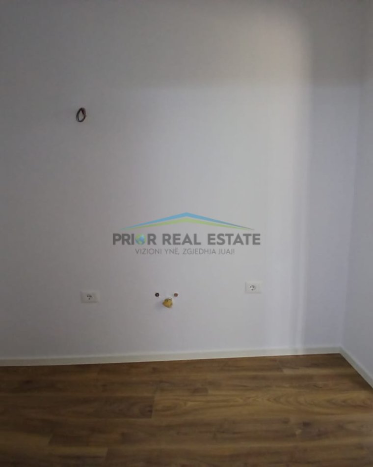 Tirane, shitet apartament 2+1 Kati 1, 70 m² 128.000 € (Tregu Elektrik)
