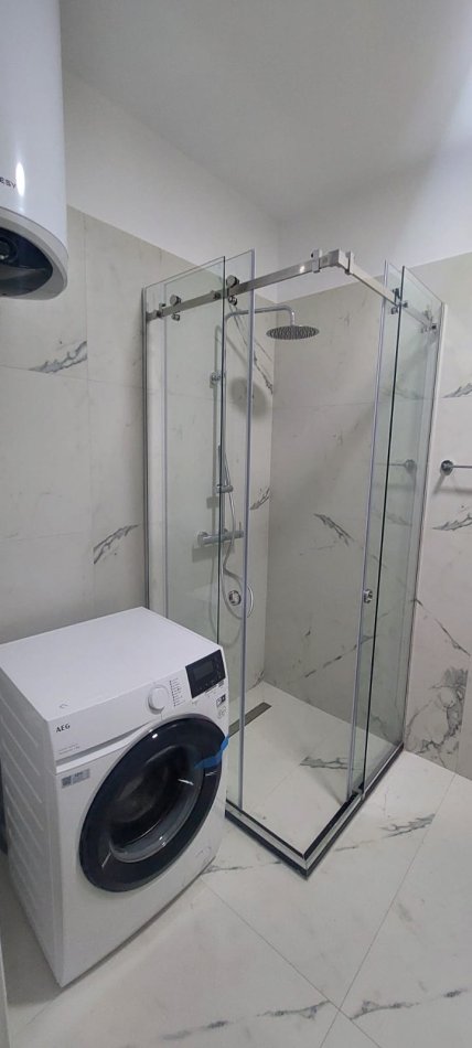 Tirane, jepet me qera apartament 2+1 Kati 3, 90 m² 1.500 € (Liqeni i Thate)