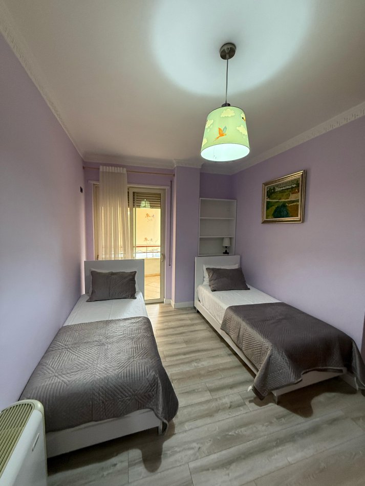 Shqiperi, jepet me qera apartament 2+1 Kati 5, 140 m² 800 € (Parku Olimpik)