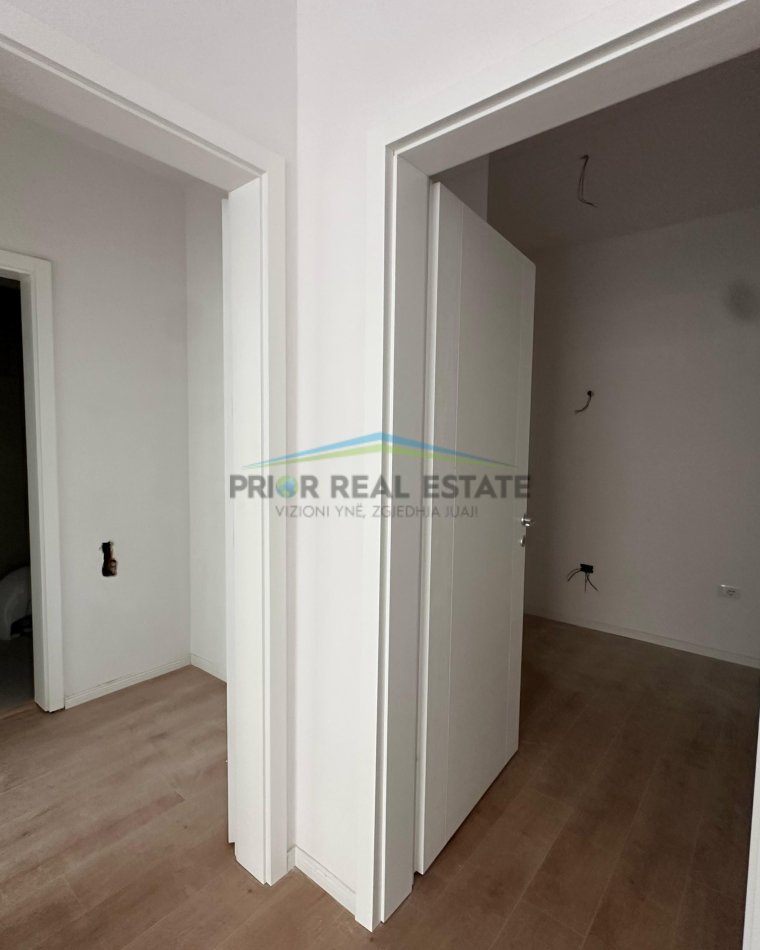 Tirane, shitet apartament 1+1+Ballkon Kati 3, 78 m² 195.000 € (Liqeni i Thate)