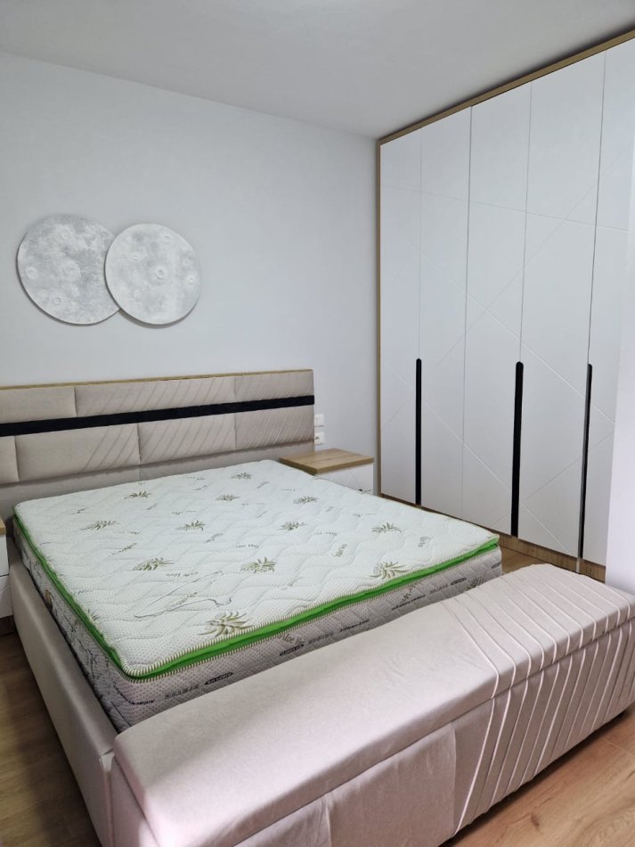 Tirane, jepet me qera apartament 1+1 Kati 4, 70 m² 650 € (Don Bosko)