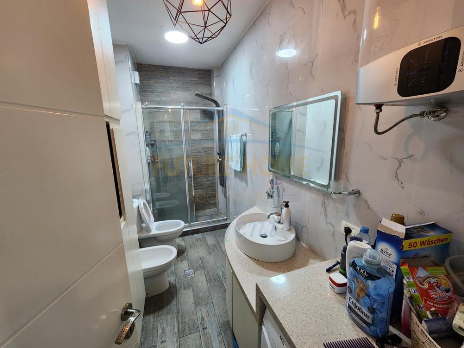 Tirane, shitet apartament 2+1+Ballkon Kati 6, 101 m² 180.000 € (Don Bosko)