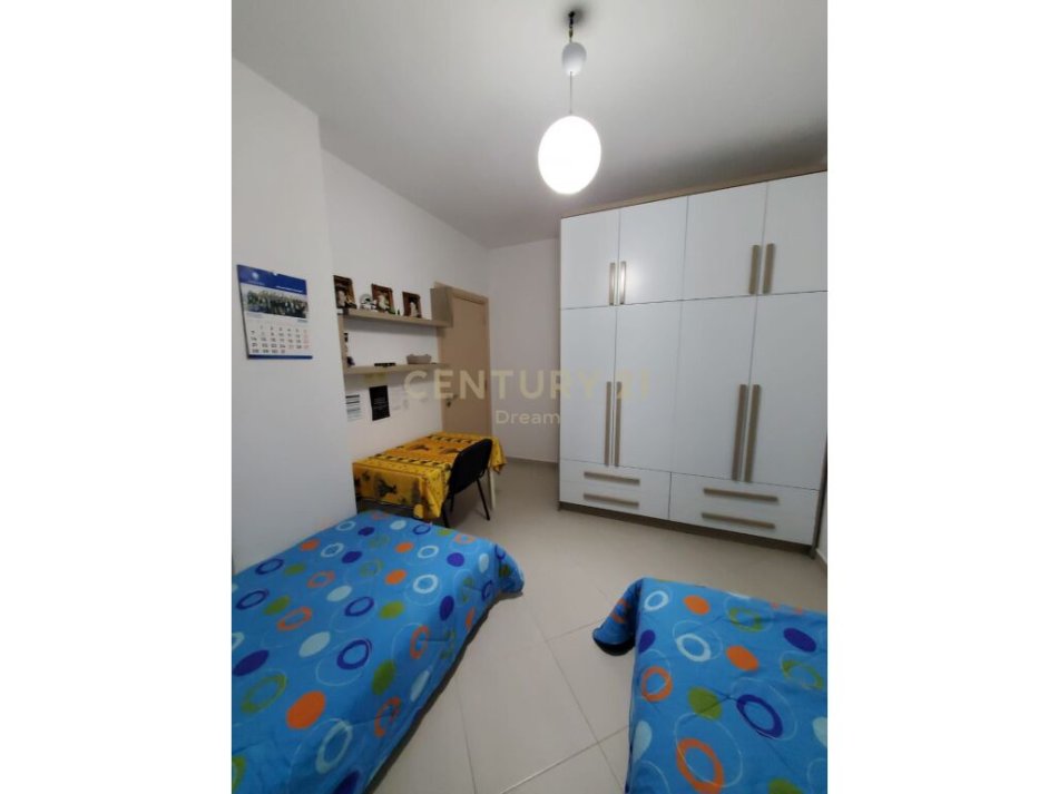 Tirane, jepet me qera apartament 2+1 Kati 2, 90 m² 450 € (Rezidenca Euro 3D)