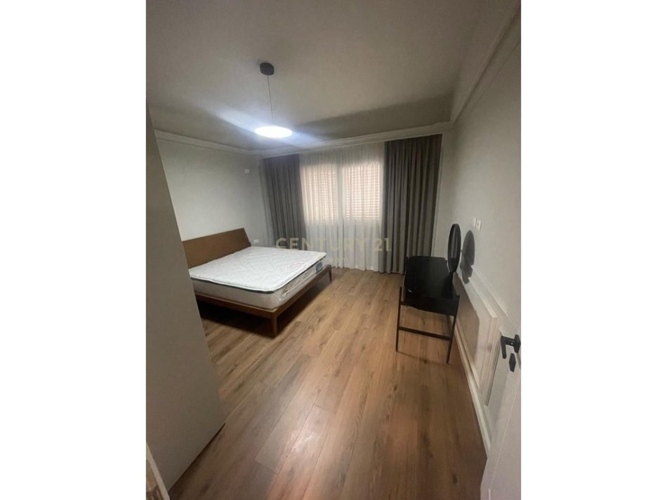 Tirane, jepet me qera apartament 2+1 Kati 1, 113 m² 600 € (Kodra e Priftit)