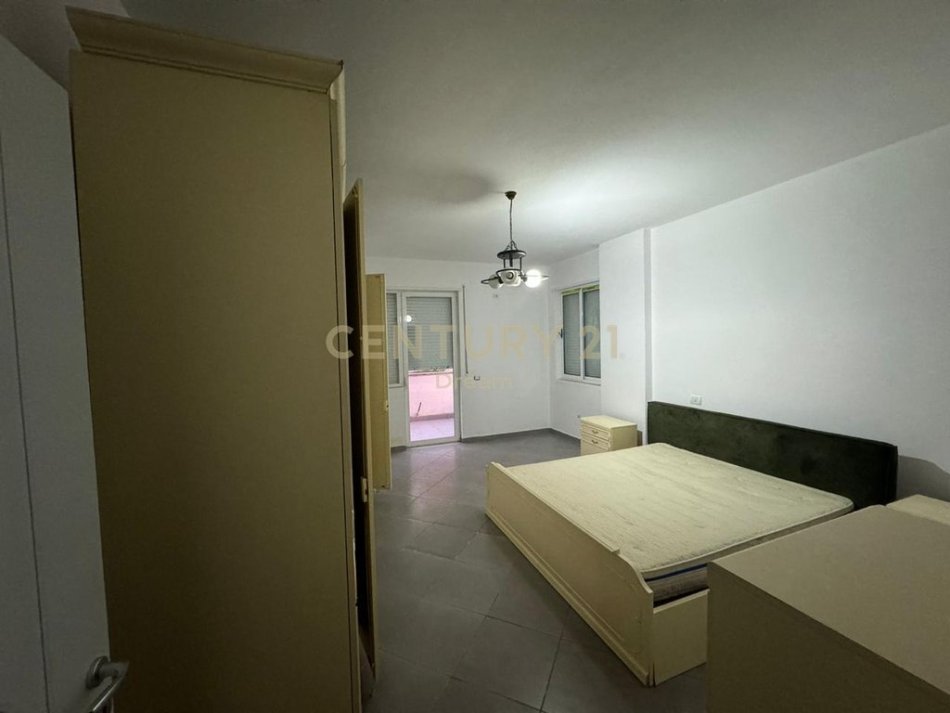 Tirane, shitet apartament 2+1 , 124 m² 180.000 € (Kopshti Botanik)