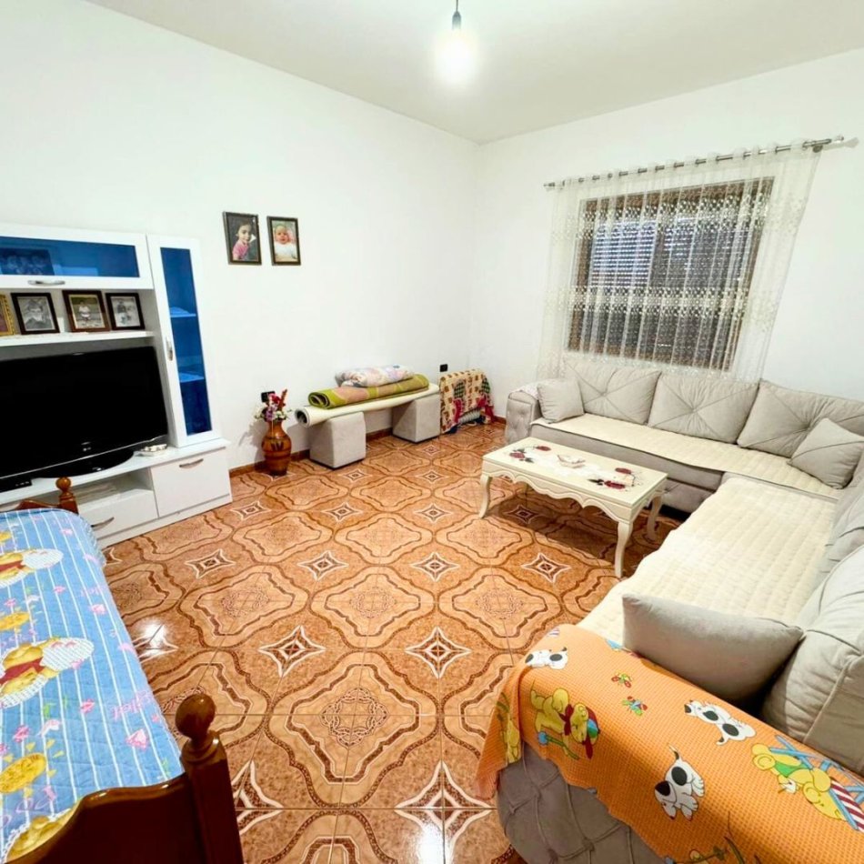 Kavaje, shitet shtepi 4+1+Aneks+Ballkon Kati 2, 950 m² 139.000 € (Zona afer ish Prokurorise, Kavaje,)