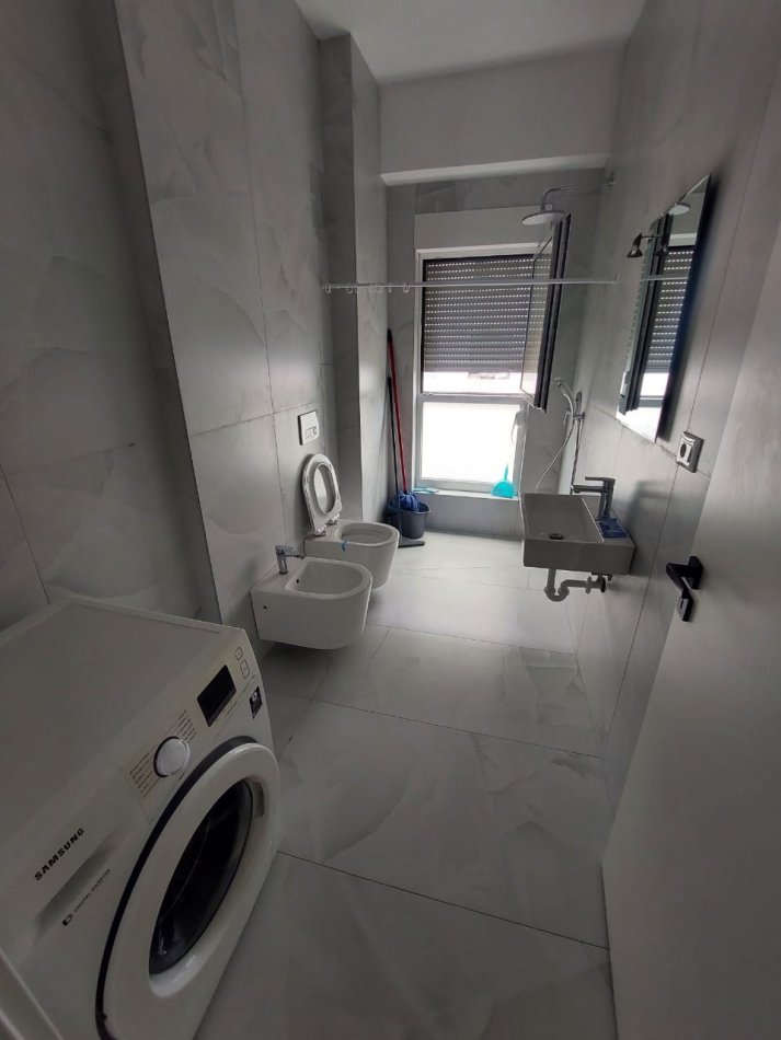 Tirane, jepet me qera apartament 1+1 Kati 5, 52 m² 400 € (Residenca Kaimi)