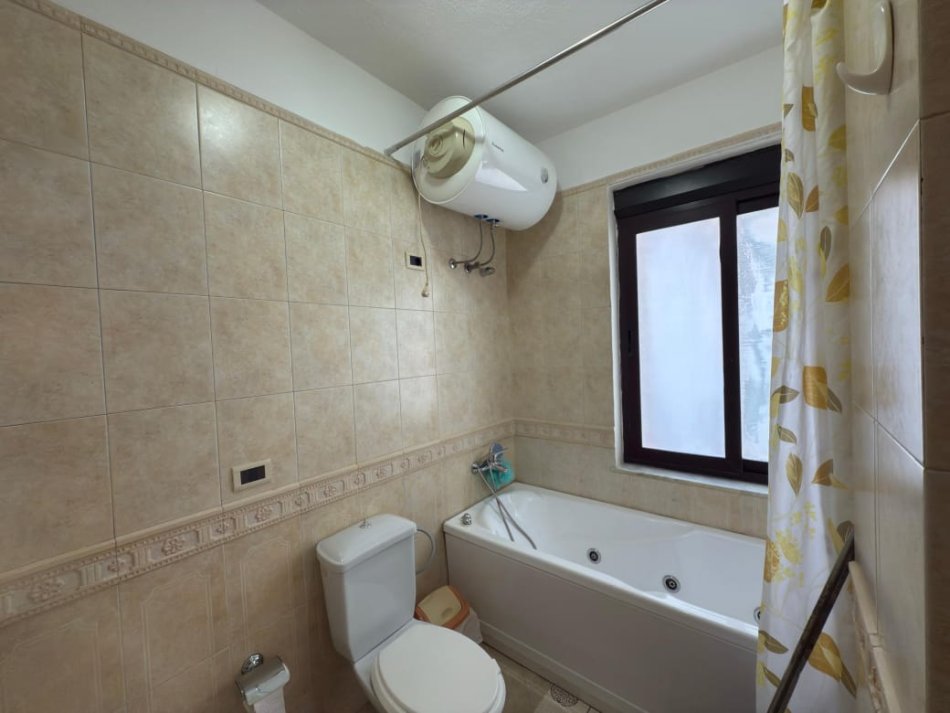 Tirane, jepet me qera apartament 2+1 Kati 9, 120 m² 800 € (Bllok)