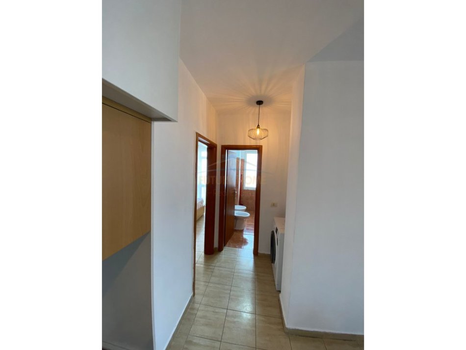 Tirane, jepet me qera apartament 2+1 Kati 3, 90 m² 600 € (kodra e djellit)