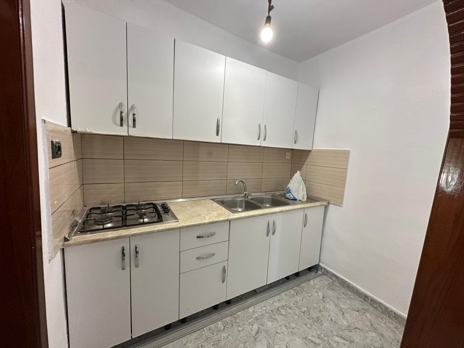 Durres, shes apartament 2+1+Ballkon Kati 2, 75 m² (OKAZION! SHITET APARTAMENT 2+1, STADIUMI DURRES.)
